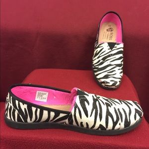 Bob’s for Skechers - Size 9 - Like New *must sell!